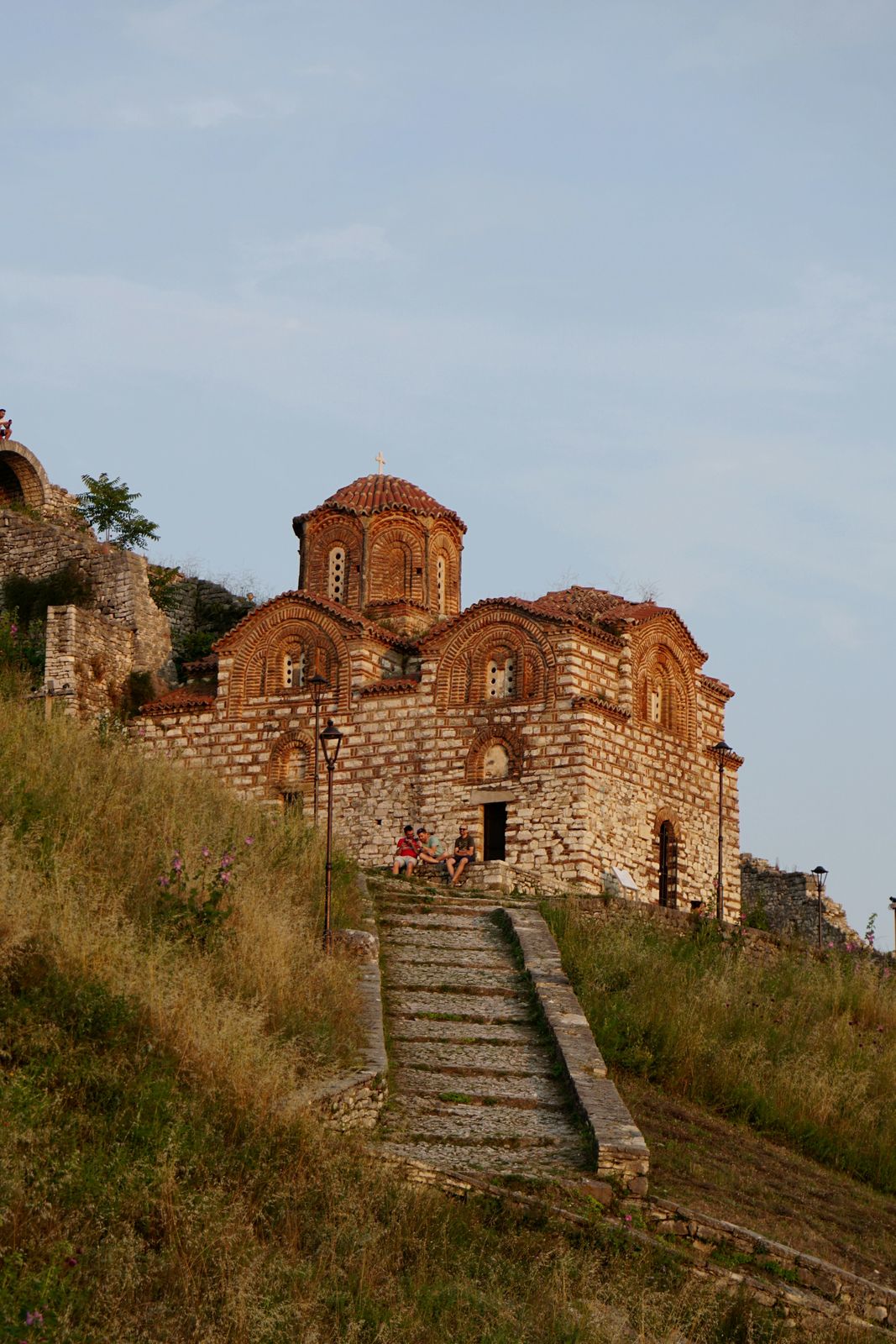 Berat, la chiesa della Santa Trinità sulla collina, nel cuore dell'Albania